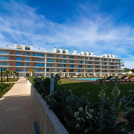 Green C Apartment - Luxurious & Playground & Garage Албуфейра Экстерьер фото