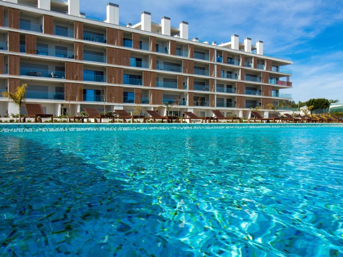Green C Apartment - Luxurious & Playground & Garage Албуфейра Экстерьер фото